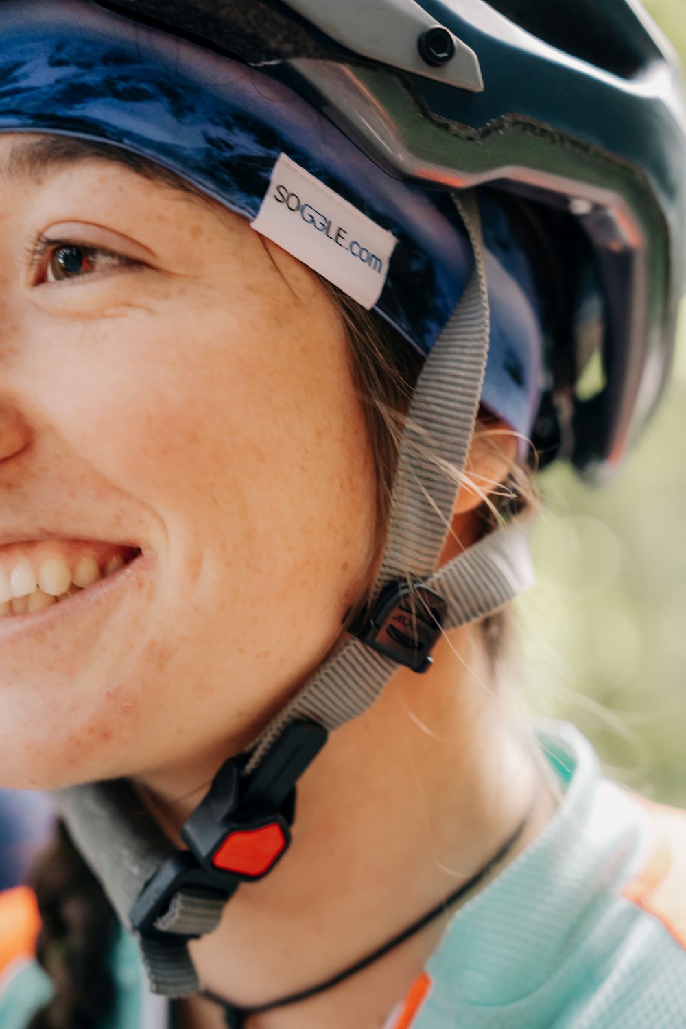 Soggle Stirnband mit Wendedesign - weiche Haptik, Headband mit leicht asymetrischem Schnitt, atmungsaktiv und wärmeisolierend